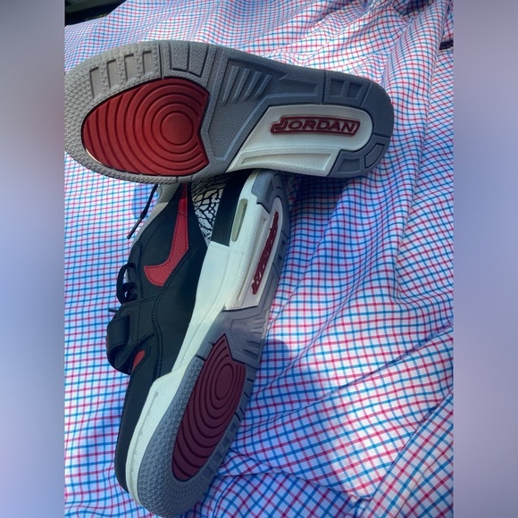 Nike - Picture 2 of 4